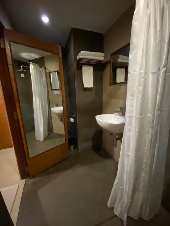 Hotel Wild Orchid à Kala Pathar Beach Extérieur photo